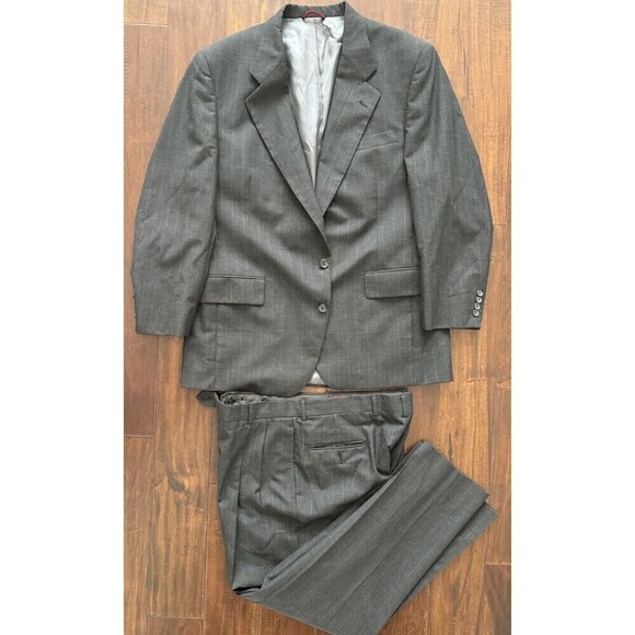 Jos A Bank 100% pure Wool Suit Jacket + Pants Pleated Gray Classic USA MADE - Picture 1 of 16